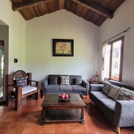 Вілла Amplia Casa Antigua Guatemala Con Pergola Y Jardin Екстер'єр фото