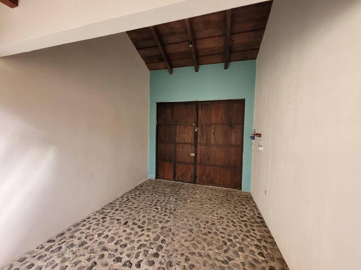 Вілла Amplia Casa Antigua Guatemala Con Pergola Y Jardin Екстер'єр фото