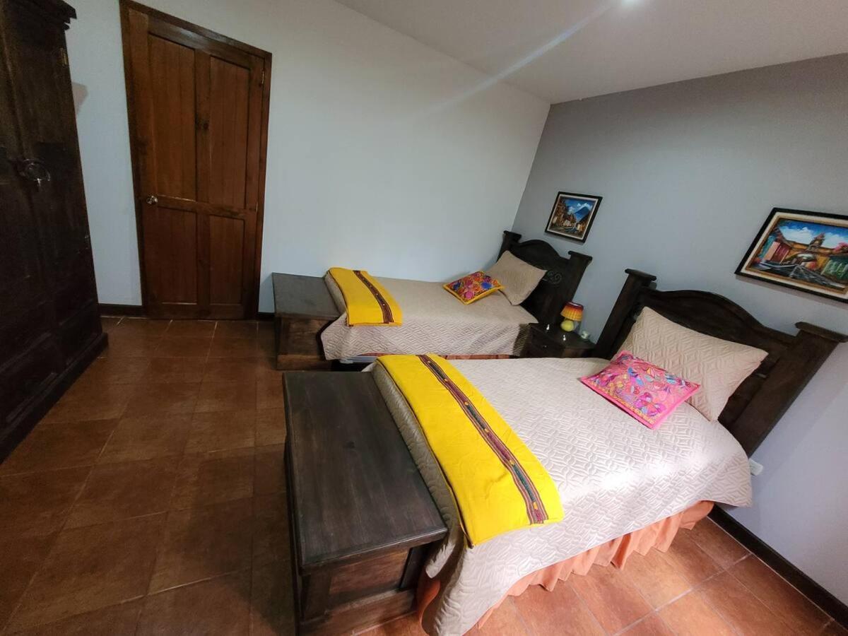 Вілла Amplia Casa Antigua Guatemala Con Pergola Y Jardin Екстер'єр фото