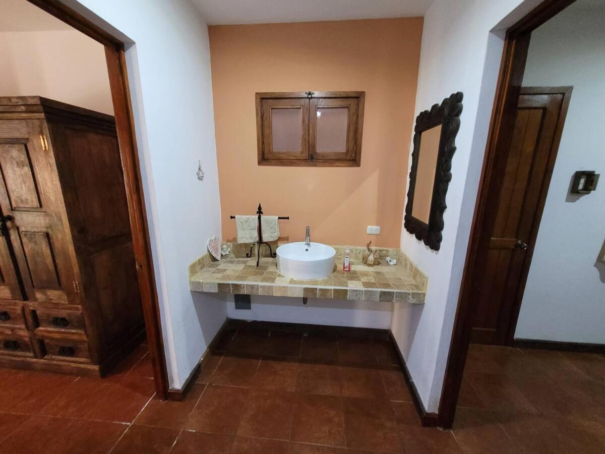 Вілла Amplia Casa Antigua Guatemala Con Pergola Y Jardin Екстер'єр фото